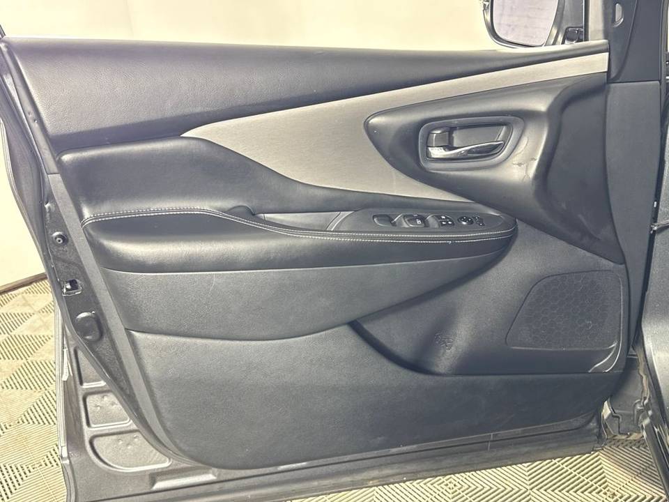 Vehicle view 17
