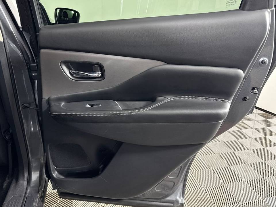 Vehicle view 39