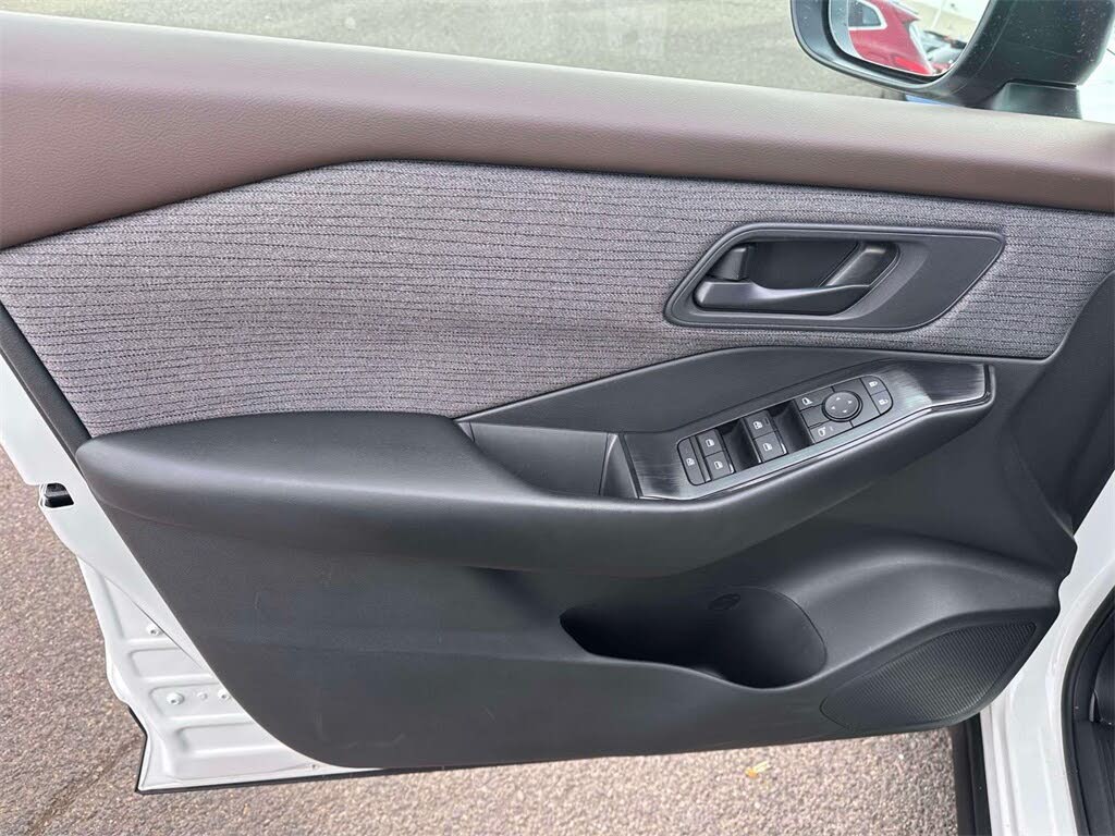 Vehicle view 16