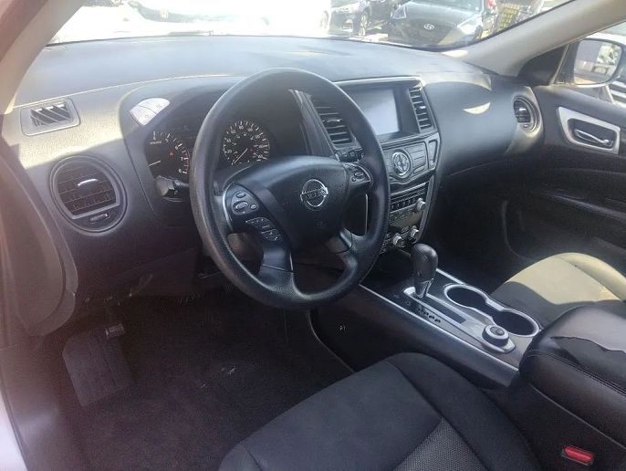 Vehicle view 8