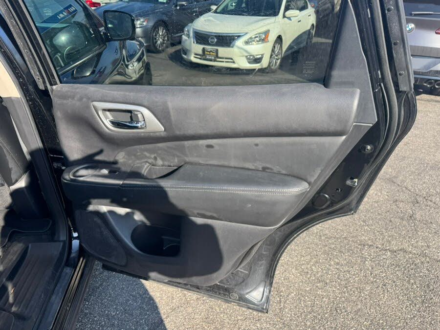 Vehicle view 16