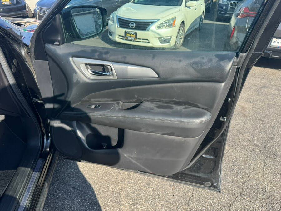 Vehicle view 18