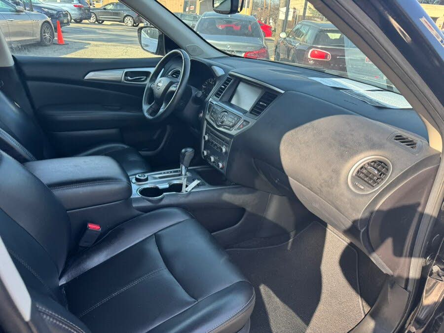 Vehicle view 19