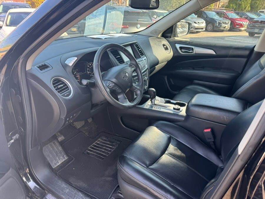 Vehicle view 9