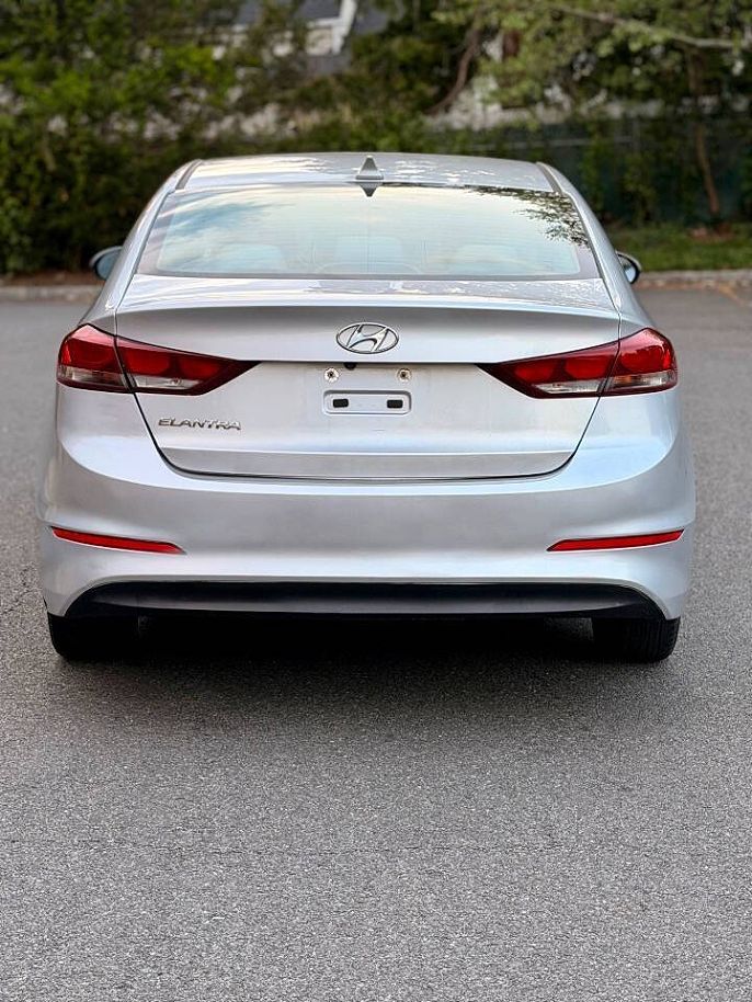 Vehicle view 8