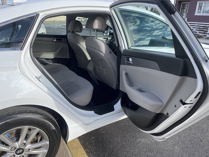Vehicle view 83