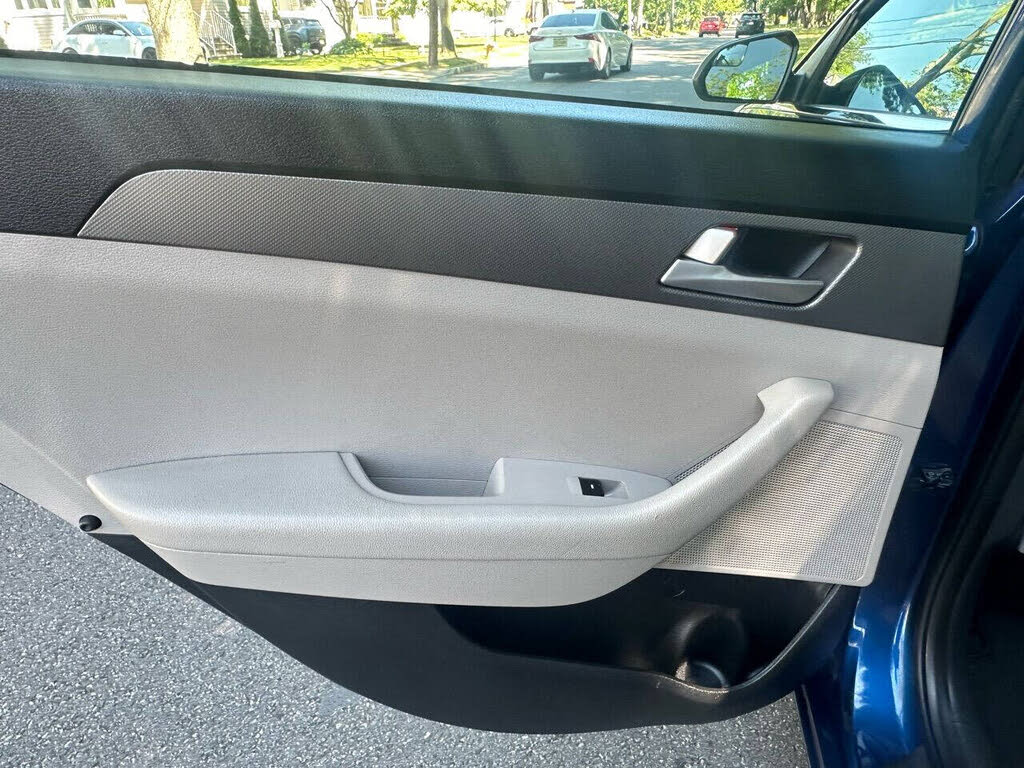 Vehicle view 16