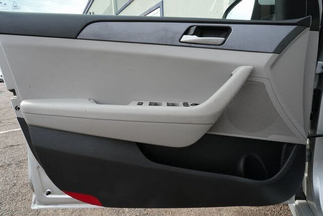 Vehicle view 25