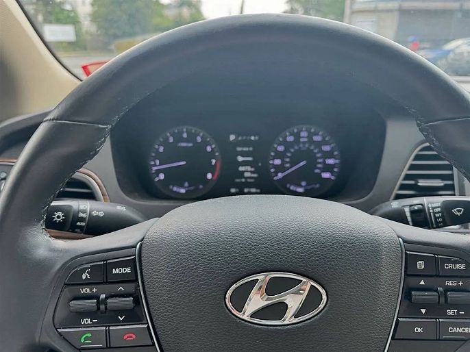 Vehicle view 7