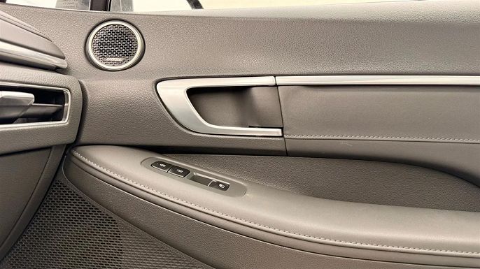 Vehicle view 27