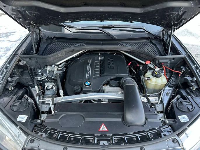 Vehicle view 83