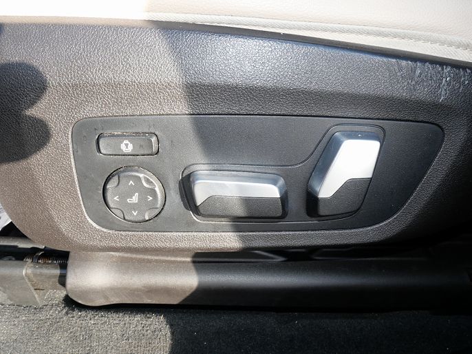 Vehicle view 16