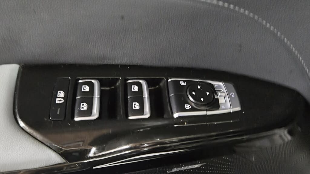 Vehicle view 23