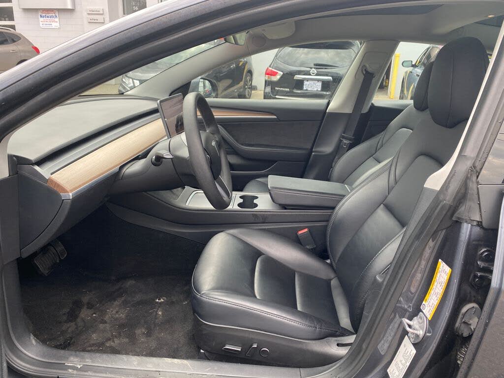 Vehicle view 9