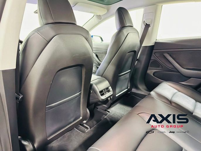 Vehicle view 23