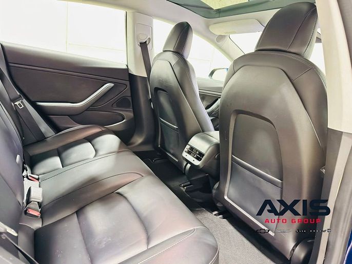 Vehicle view 27