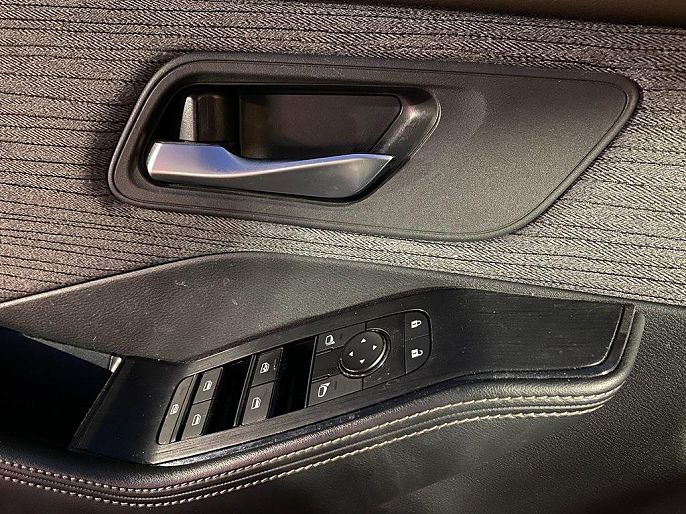 Vehicle view 25
