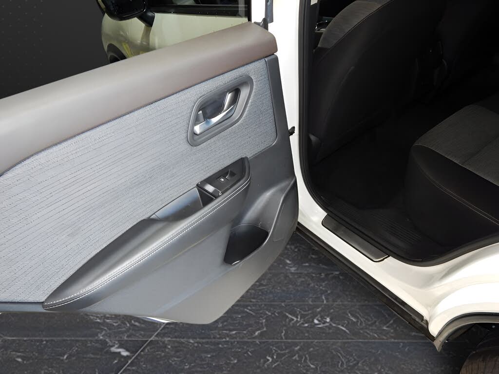 Vehicle view 34