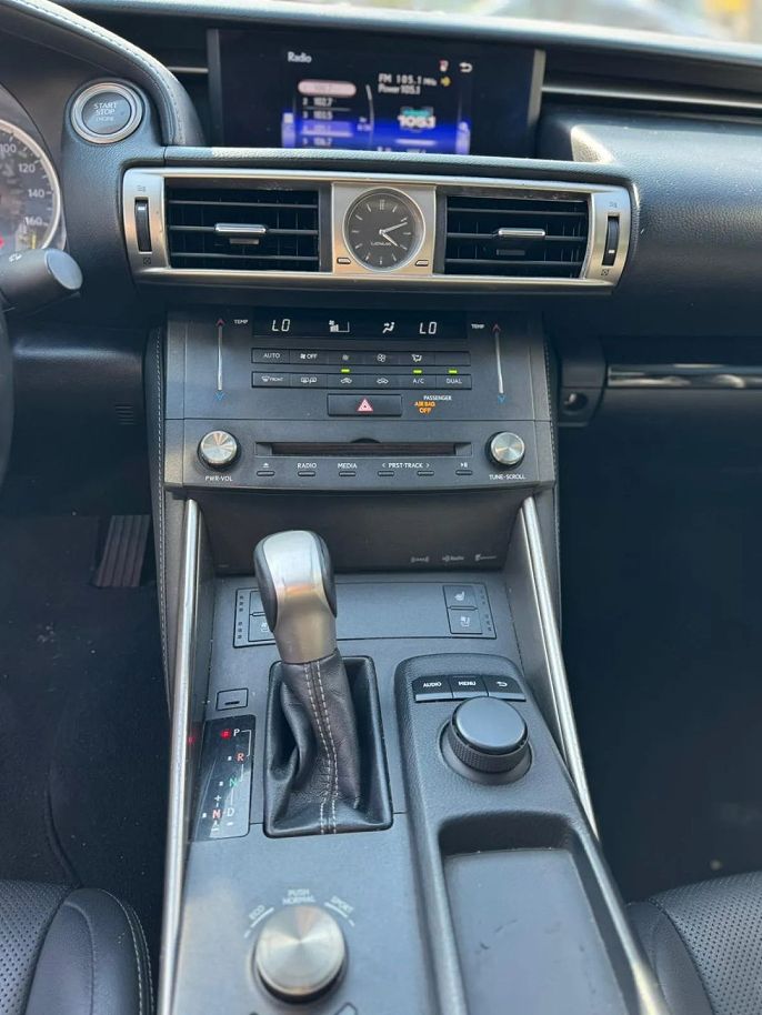 Vehicle view 8