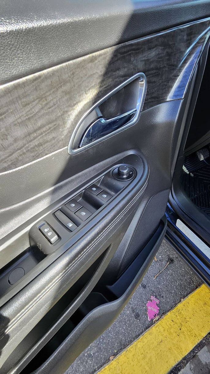 Vehicle view 12