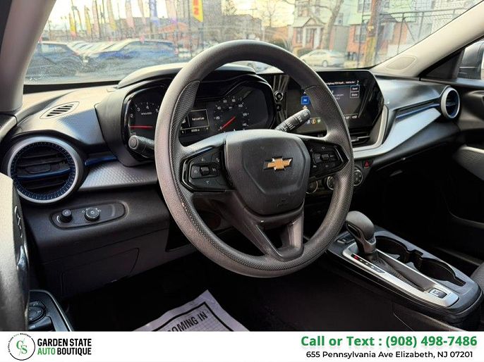 Vehicle view 9