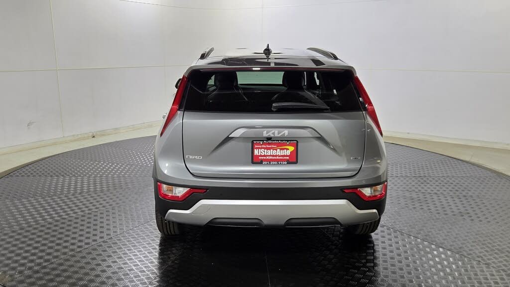 Vehicle view 6