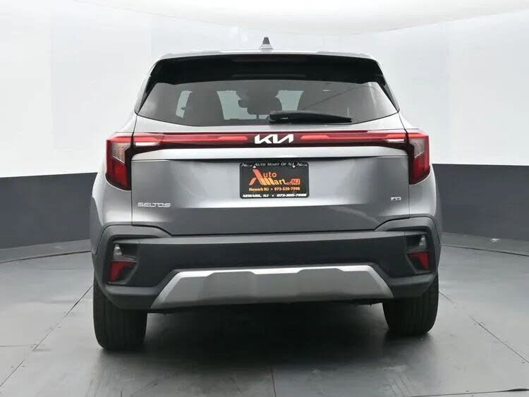 Vehicle view 8