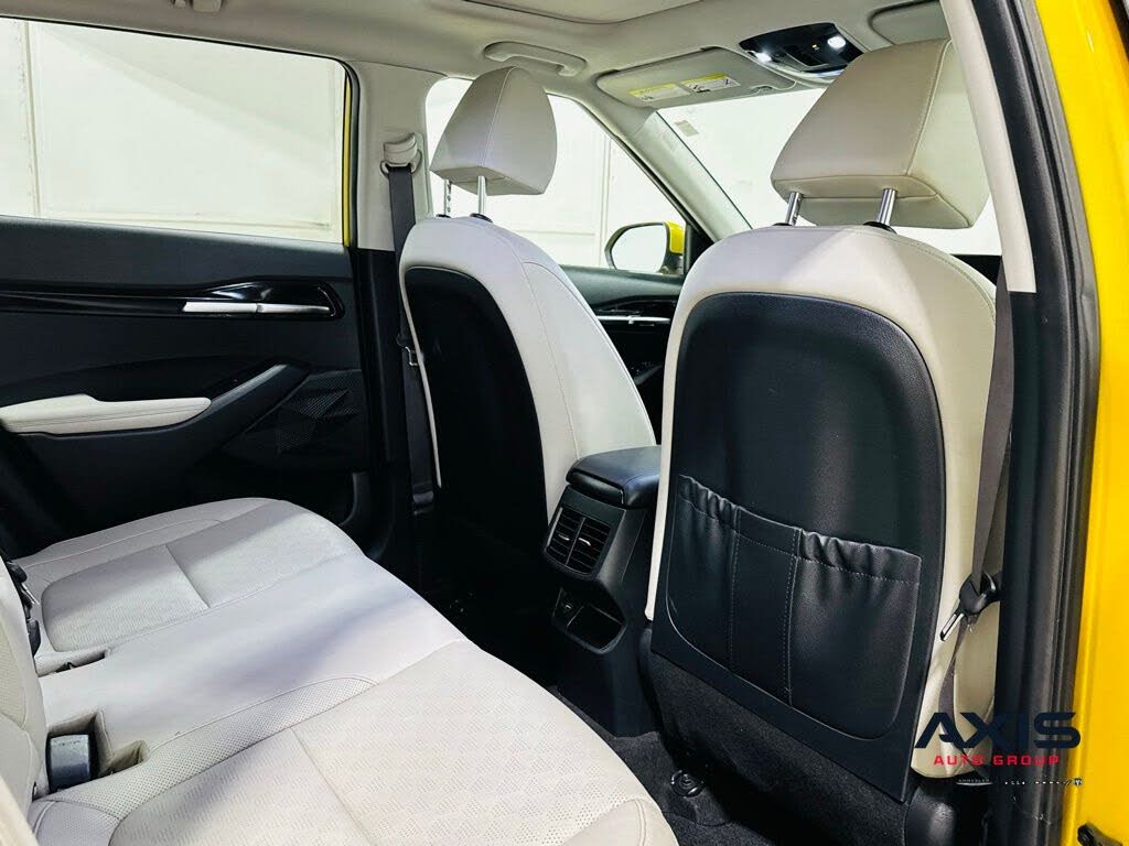 Vehicle view 33