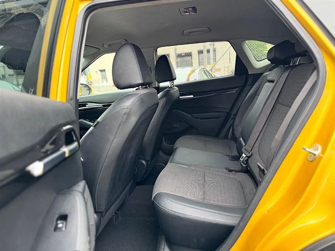 Vehicle view 8
