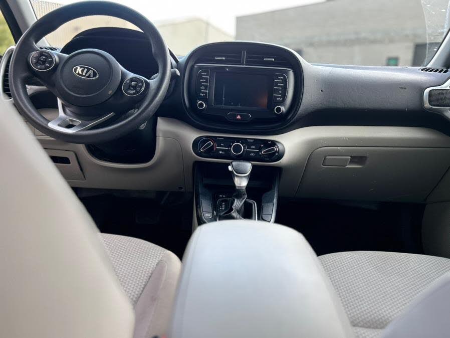 Vehicle view 19