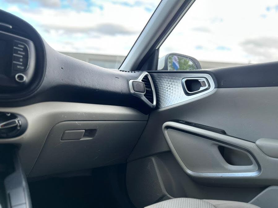Vehicle view 25