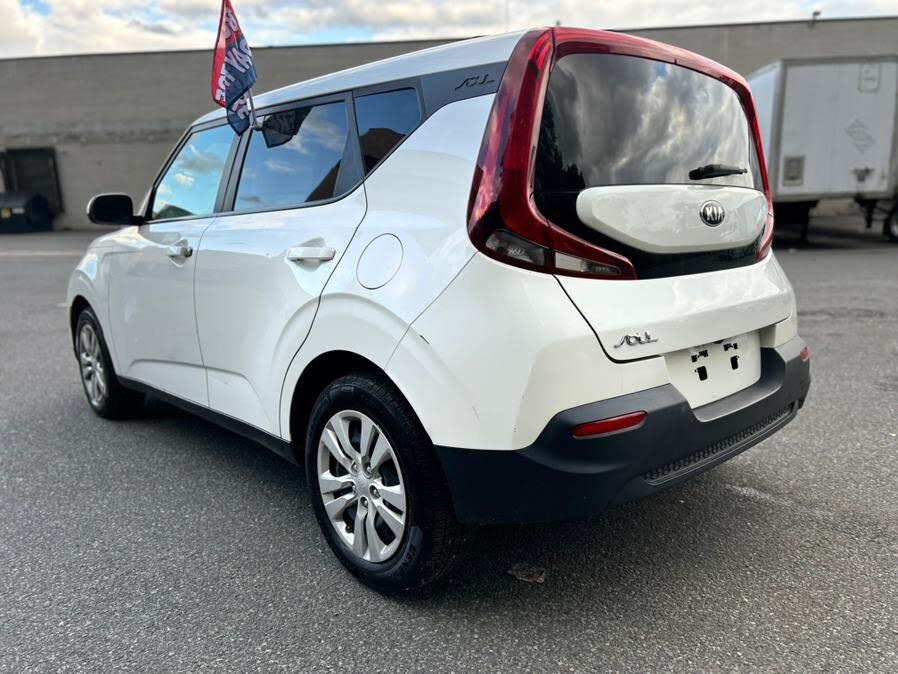 Vehicle view 9