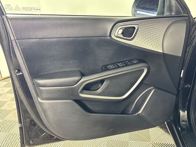 Vehicle view 13