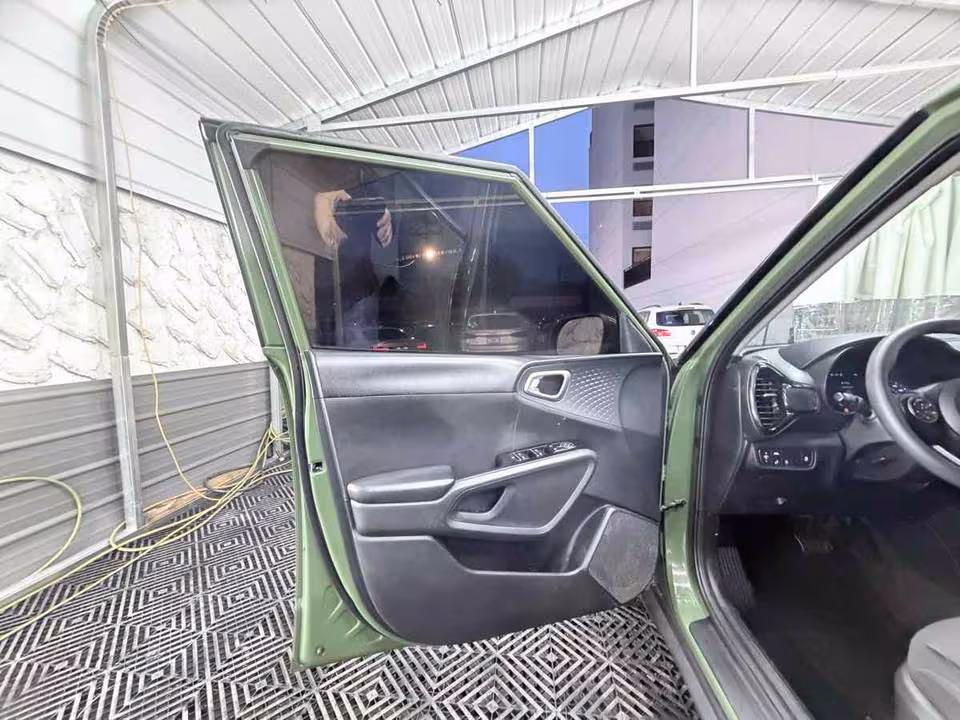 Vehicle view 13