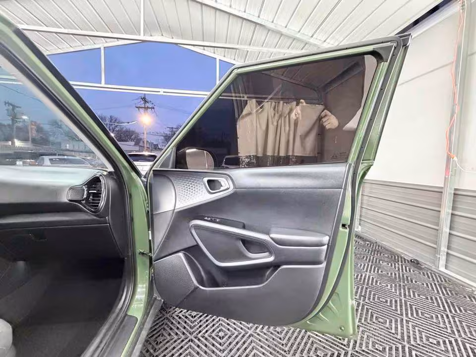 Vehicle view 16