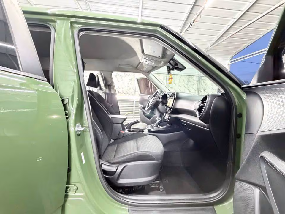 Vehicle view 18