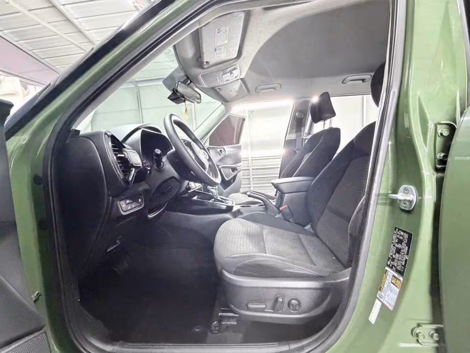 Vehicle view 21