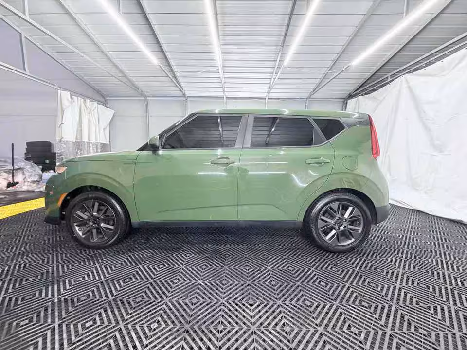Vehicle view 6