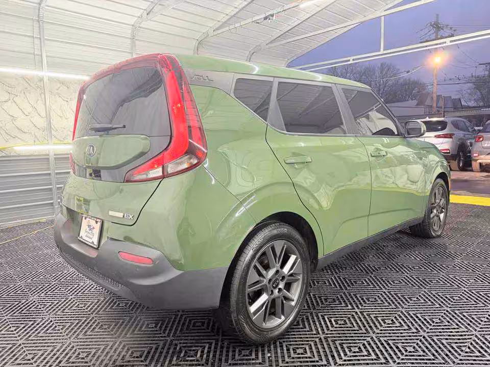 Vehicle view 9