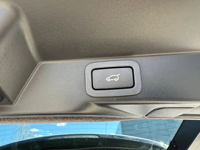 Vehicle view 16