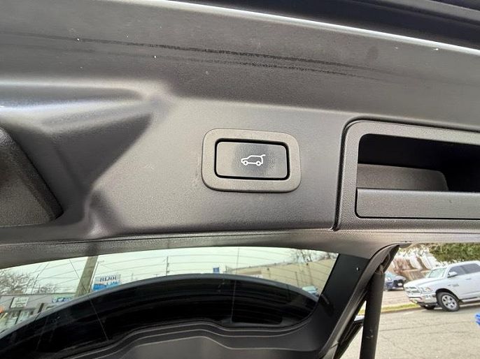 Vehicle view 19