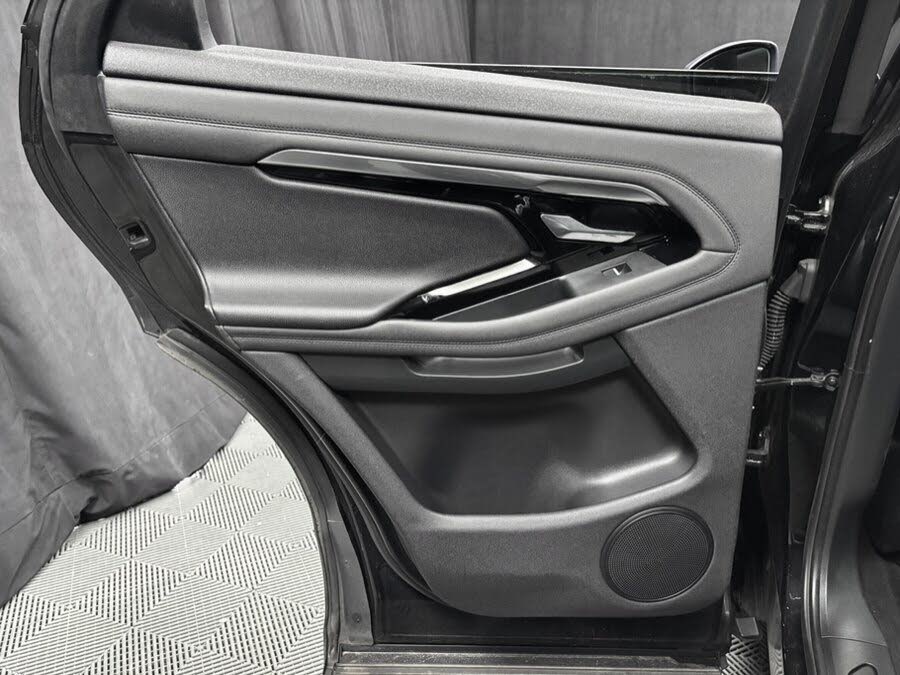 Vehicle view 25