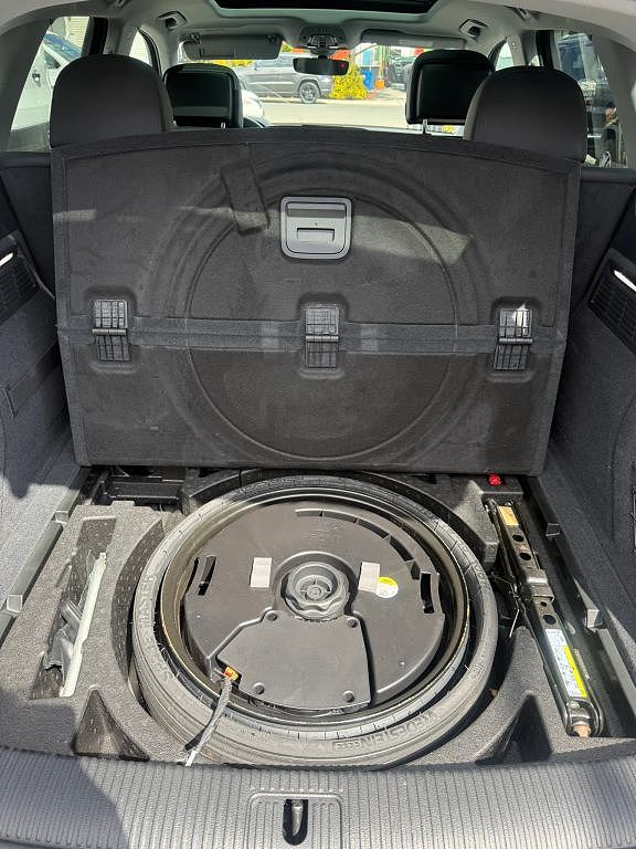 Vehicle view 23