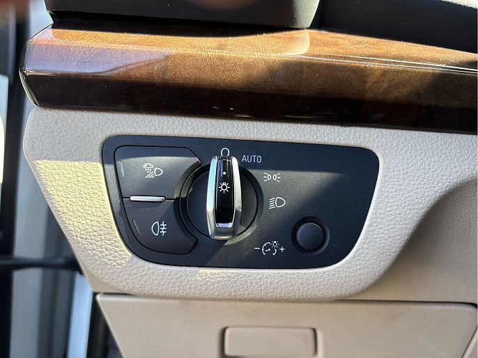 Vehicle view 28