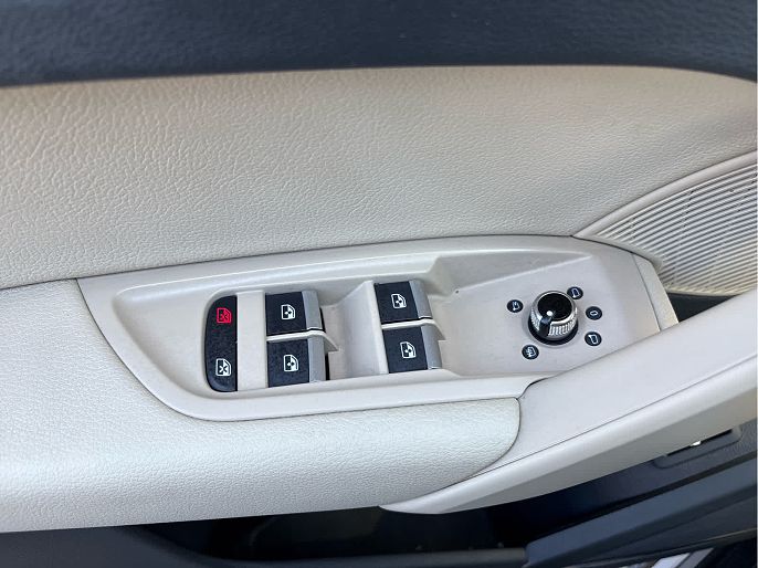 Vehicle view 29