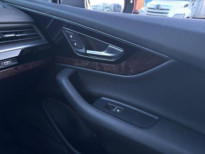 Vehicle view 17