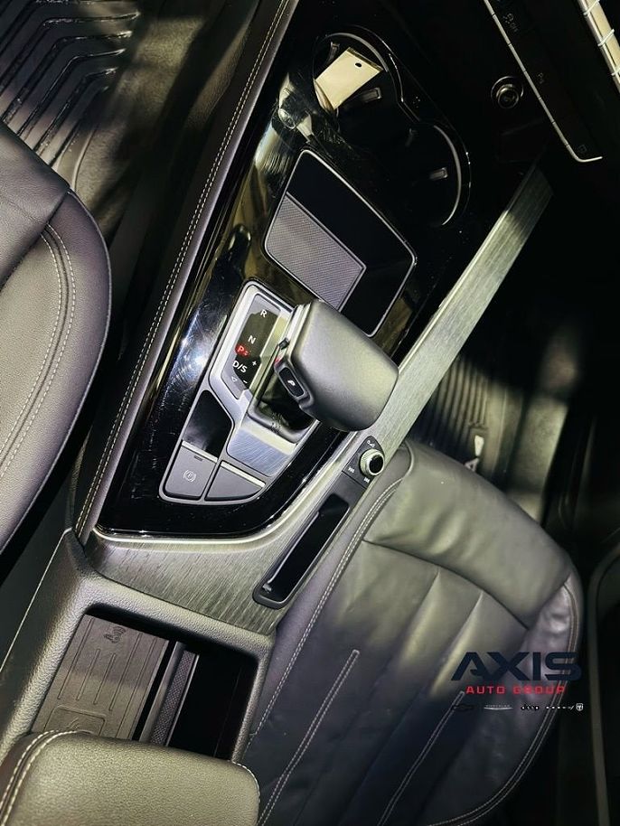 Vehicle view 79