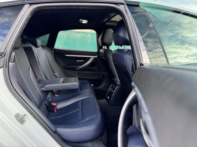Vehicle view 27