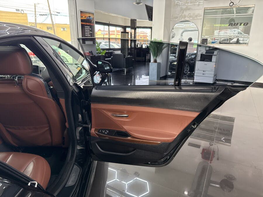 Vehicle view 16