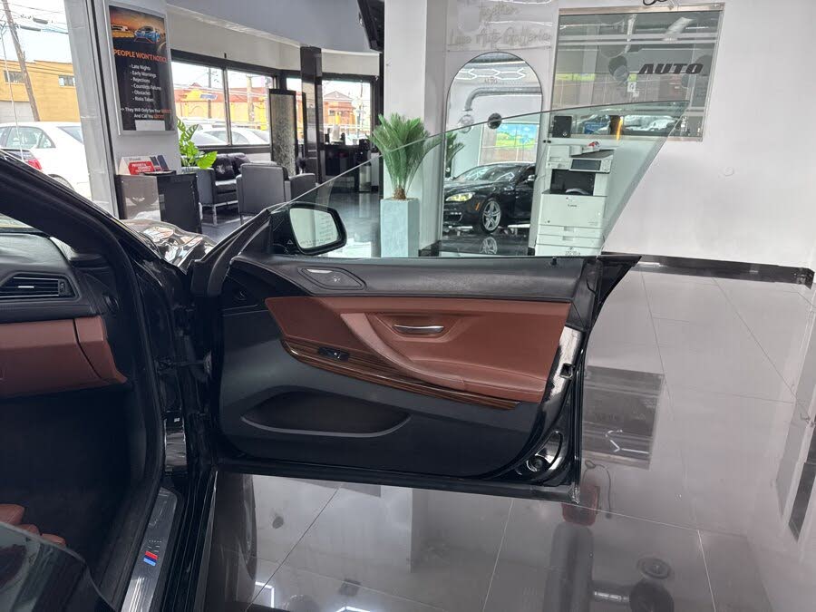 Vehicle view 18